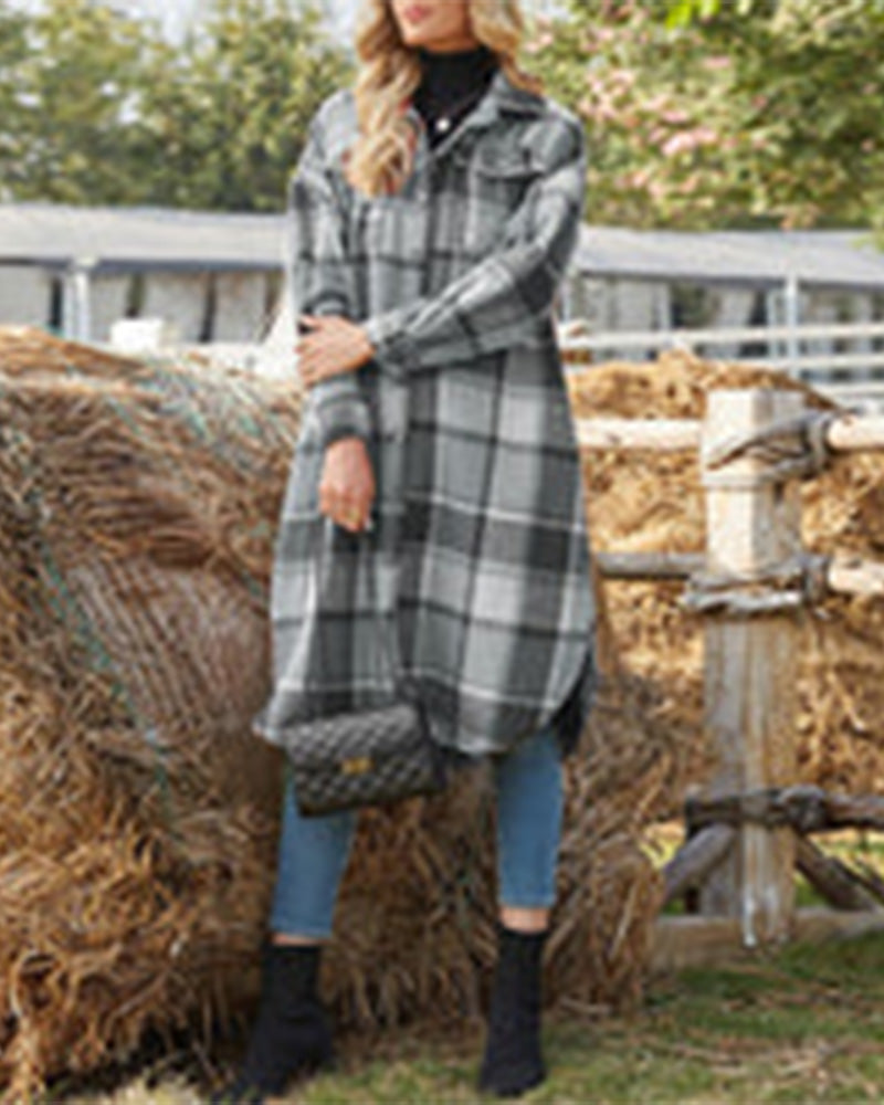 Manteau à carreaux avec boutons à revers