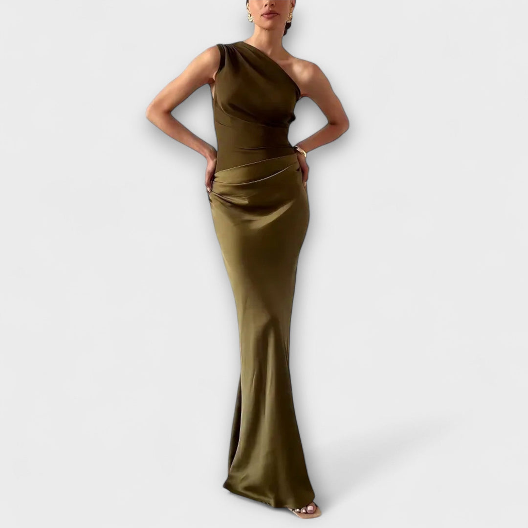 Élégante robe maxi asymétrique