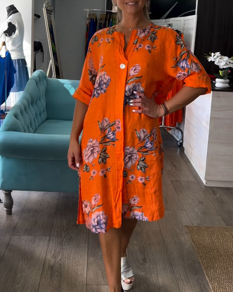 Robe avec boutons et col V imprimé
