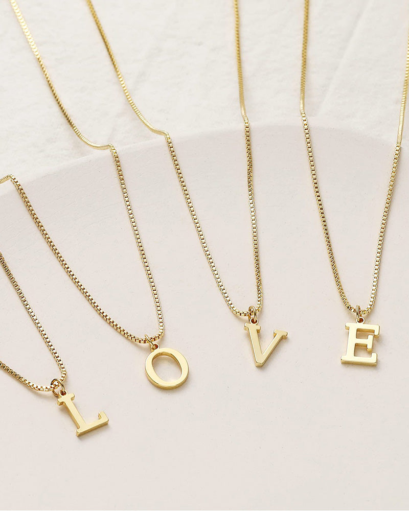 Collier à 26 lettres anglaises à la mode et exquis