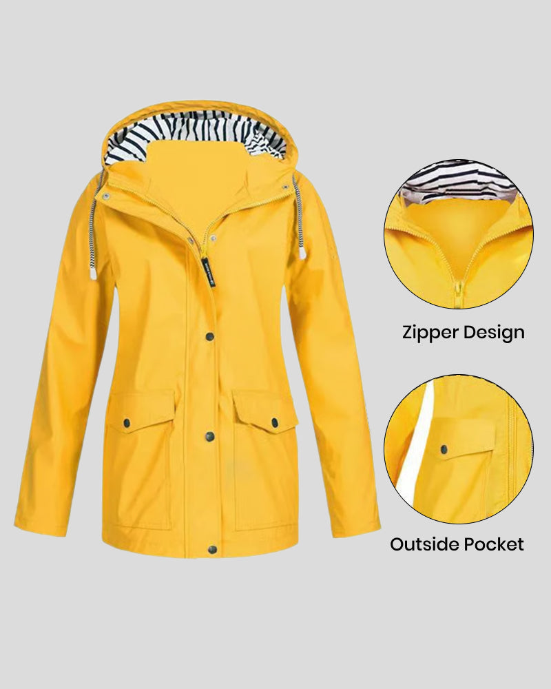 Veste Pour Femmes Avec Caractéristiques Étanche À L'eau Et Au Vent
