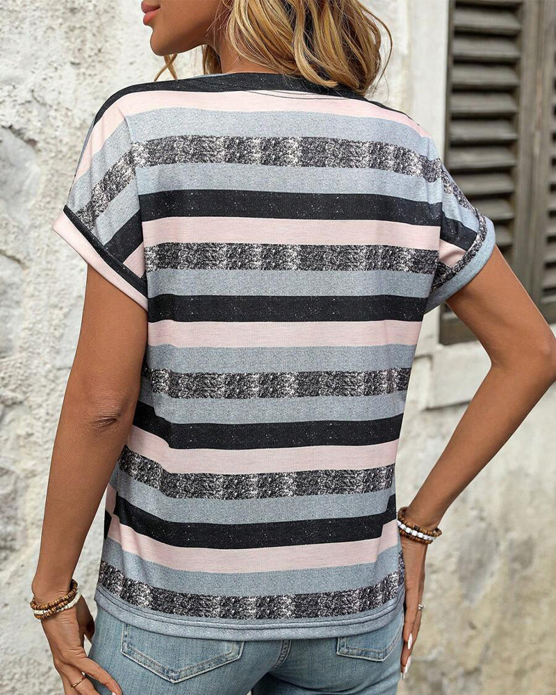 T-Shirt Col En V Trois Boutons Rayé