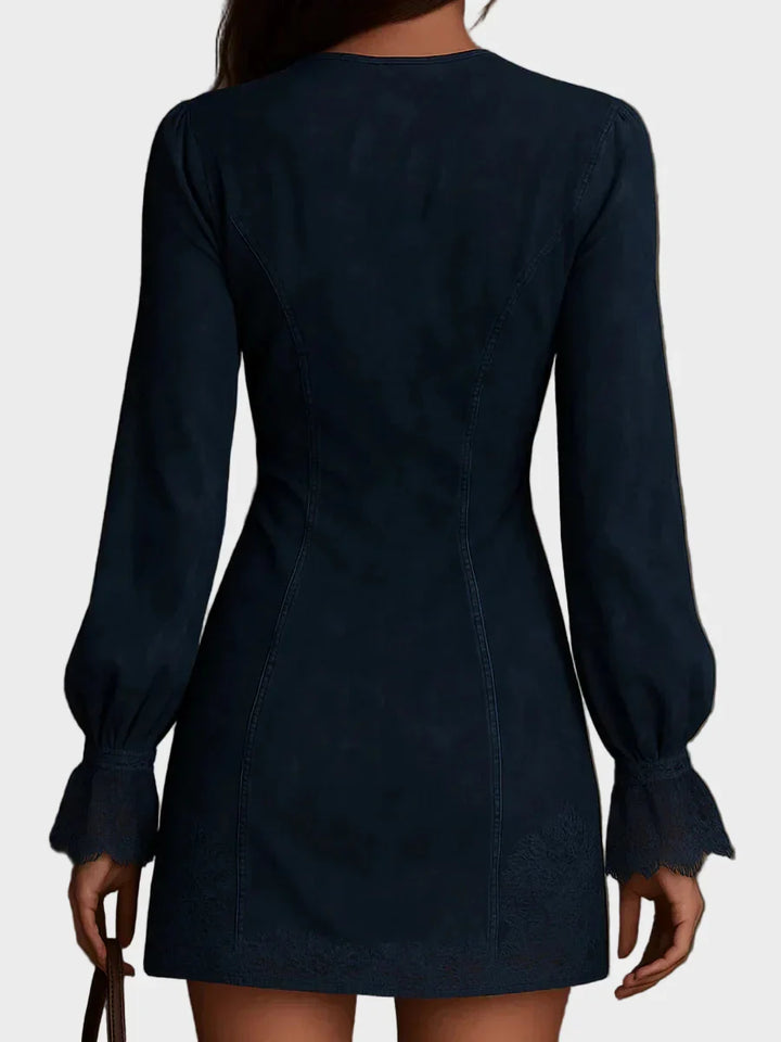 Léa | Robe courte en daim bleu avec dentelle