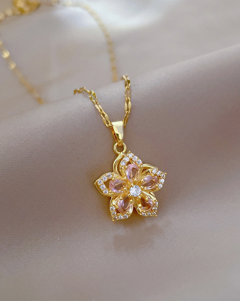Collier pendentif rotatif à 360° à cinq pétales de fleur